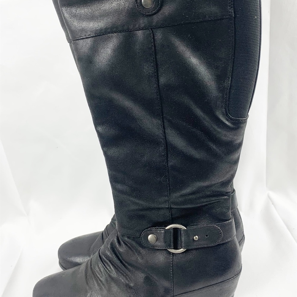 👢Yuu “Shela” Black Knee-High Boots with Buckle Strap – Women’s 7.5M 👢